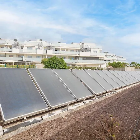 Sunny Tejita Apartment *